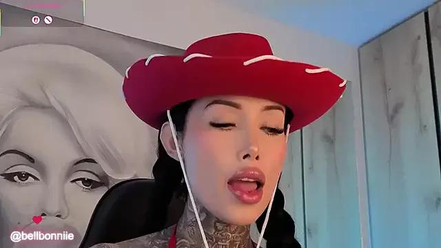 belllbonniie from StripChat