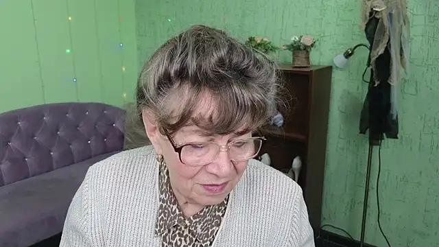 Betty_Brick from StripChat