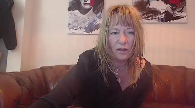 BettyDavisX from StripChat
