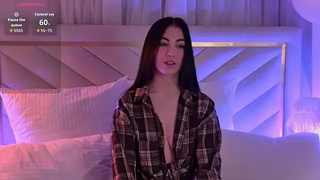 BettyLeen from StripChat is Freechat