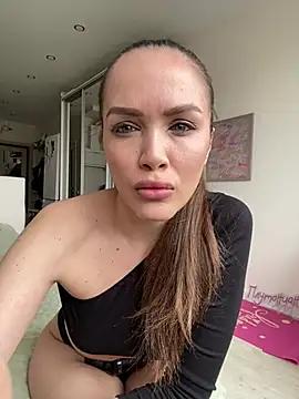 Beverly_Hilll from StripChat