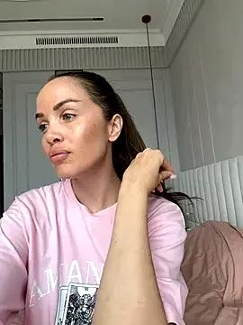 Beverly_Hilll from StripChat