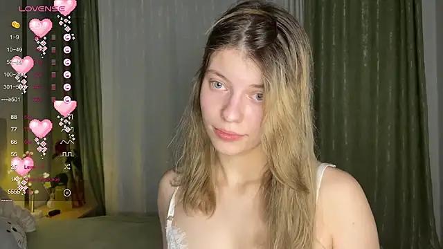 beverlyheelsvictoria from StripChat