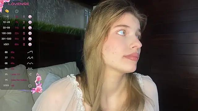 beverlyheelsvictoria from StripChat