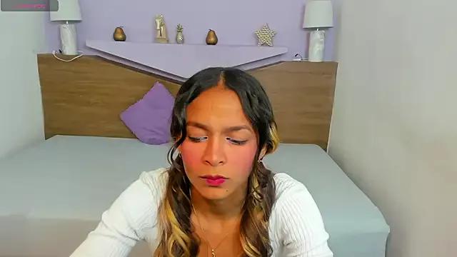 BiancaEmber9 from StripChat is Freechat