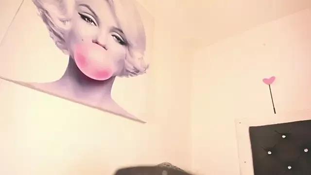 BiancaValentinna from StripChat is Freechat