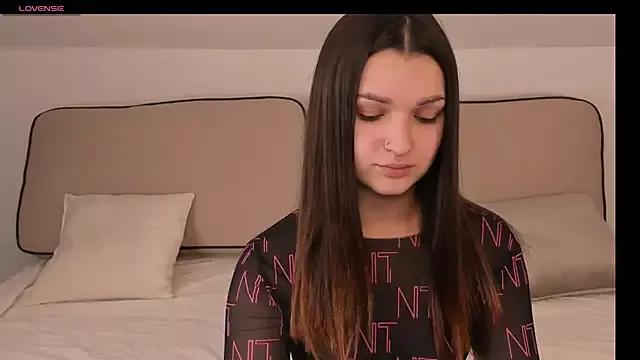 Bibi_Braun from StripChat is Freechat