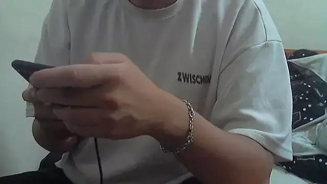 bigbb101011 from StripChat