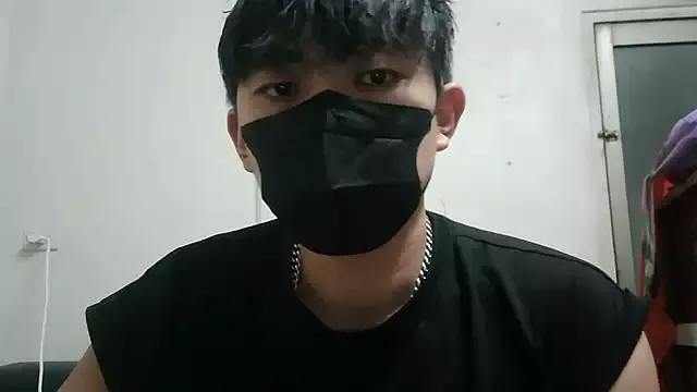 bigbb101011 from StripChat