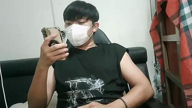 bigbb101011 from StripChat