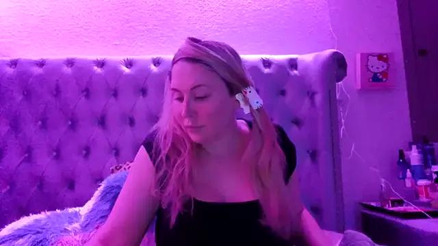 BigBoobsBlair from StripChat is Freechat