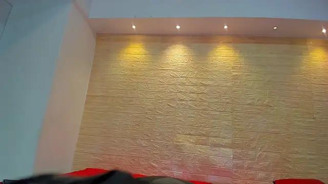 bigbutti_naomi from StripChat