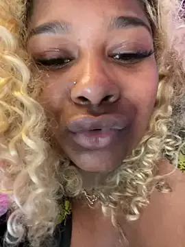 Photos of BigFineSelena from StripChat is Freechat