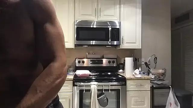 BigGuyMuscle from StripChat