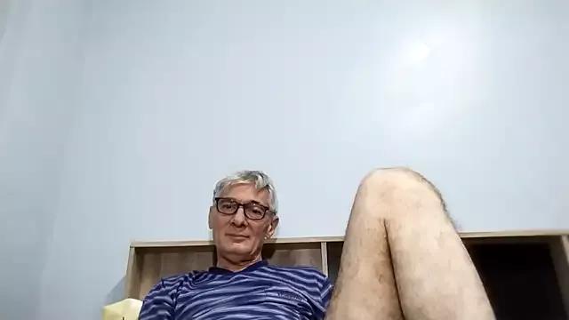 BIGUNCUTHARDCOCK from StripChat is Freechat