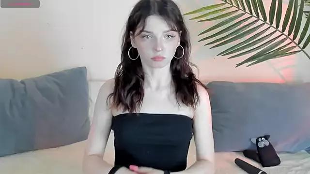 BlackyLii from StripChat is Freechat