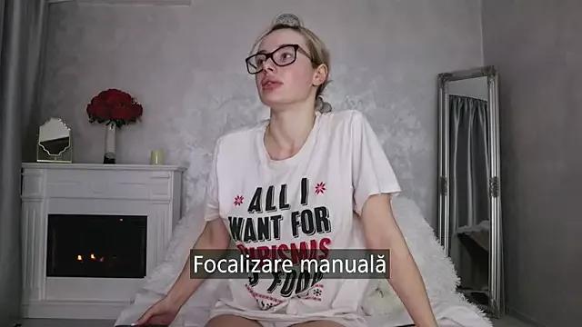 blonde_anna from StripChat is Freechat