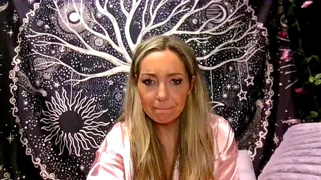 Blonde_BunnieX from StripChat is Freechat