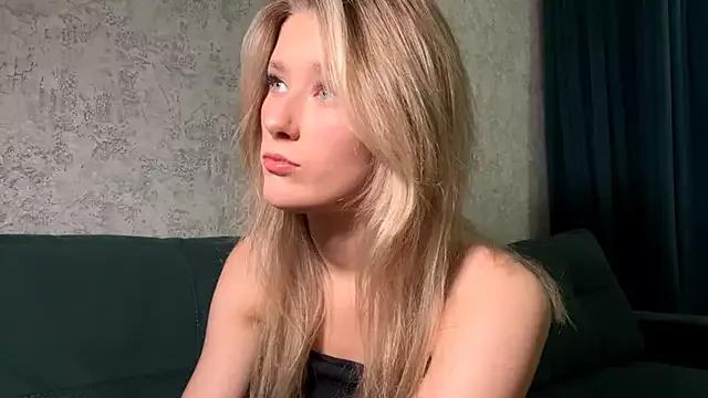 Blonde_strict from StripChat is Freechat