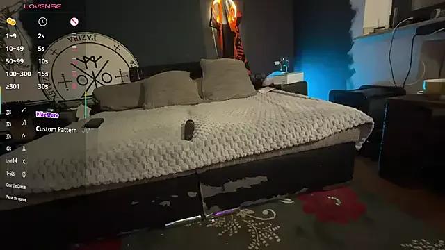 Bloody_Diamond from StripChat