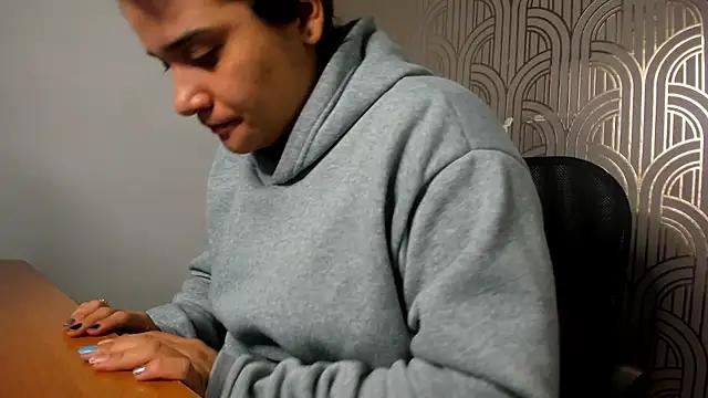 BloodyMaary_ from StripChat