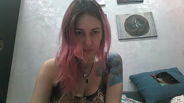 BlueXOwl from StripChat is Freechat