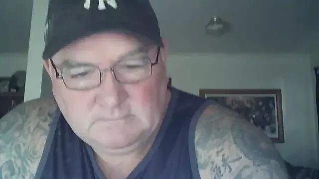 BLUEYEDBEAR69 from StripChat is Freechat