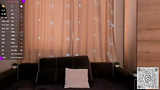 BlushinBloom from StripChat is Freechat