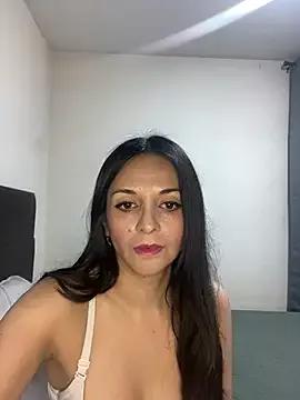 bombshell341 from StripChat