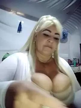 BonniAdams from StripChat