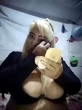 BonniAdams from StripChat