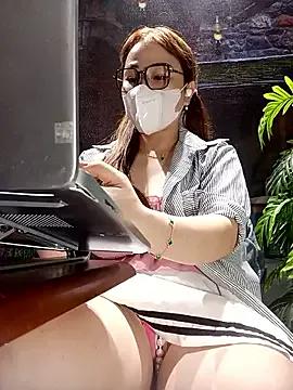 Bonnie-2k from StripChat