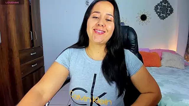 bonny_greyl from StripChat is Freechat
