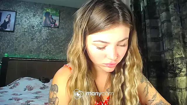 BonnyShy from StripChat
