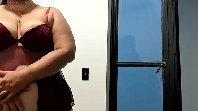 Bonnyy26 webcams show profile image 