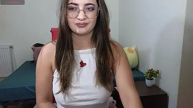 Boom_Lora from StripChat
