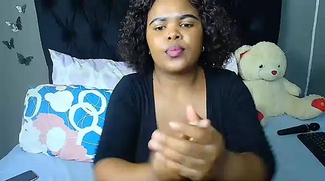 BootyliciousbustyX33 from StripChat