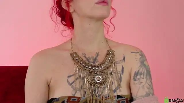 Borbala_Iggy from StripChat