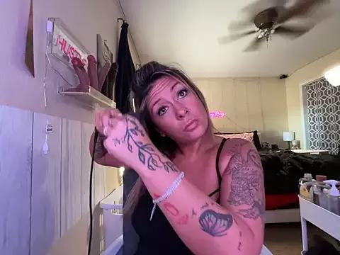 bossyroxy84 from StripChat