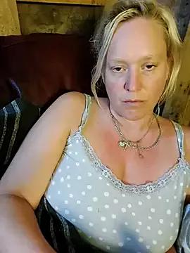 Bouncy-Bella28X from StripChat is Freechat