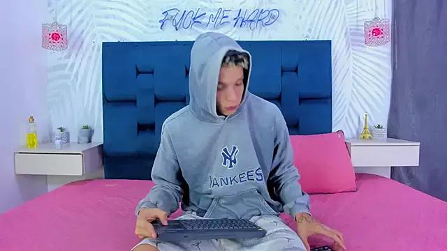 Boy_Axel_ from StripChat is Freechat