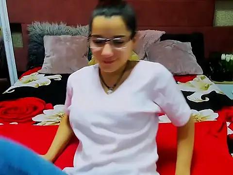 briellaKiss from StripChat is Freechat
