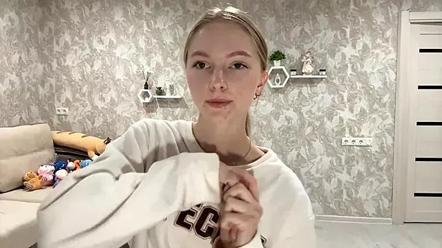 BrightAnnie from StripChat is Freechat