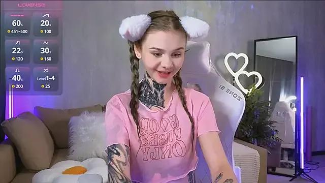 Photos of Britney_Lynch from StripChat is Freechat