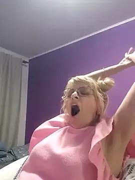 BritneyHudson from StripChat is Freechat