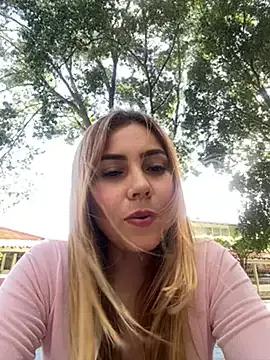 Brittanyrosexx from StripChat is Freechat