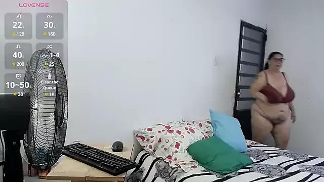 bubis_laru53 from StripChat