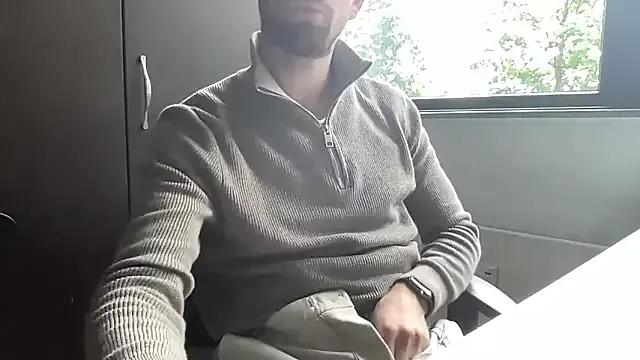 bullyboyy from StripChat