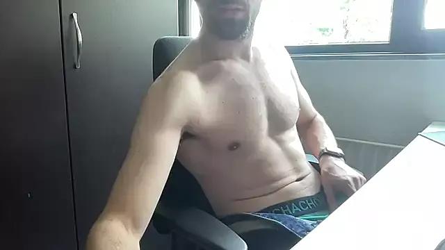 bullyboyy from StripChat