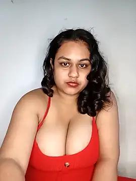 bumblebeegirl from StripChat